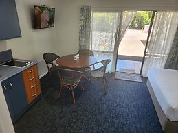Botany Palms Motel