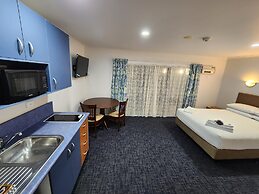 Botany Palms Motel