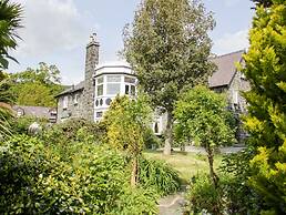 Gwern Borter Manor