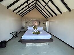 Outback Kenya Lodge