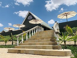 Outback Kenya Lodge
