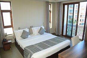 Royal Shaza Suites