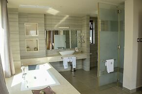 Royal Shaza Suites