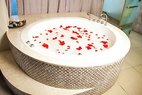 Royal Shaza Suites