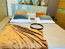 Carmel Holiday Apartments