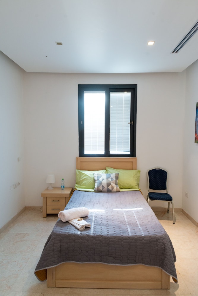Grace Holon Villa & Pool