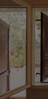 Awesome 2BR apt Balcony & pool access