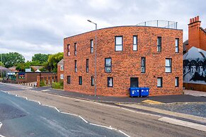 Stunning and Modern 2 Bedroom Apt in Liverpool
