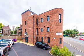Stunning and Modern 2 Bedroom Apt in Liverpool