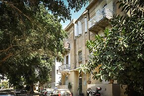Modern & Bright 3BR apt with 2Balconies