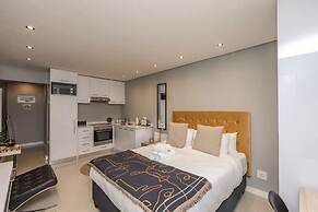 Stylish and Modern Studio in the Beachfront