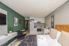 Stylish and Modern Studio in the Beachfront