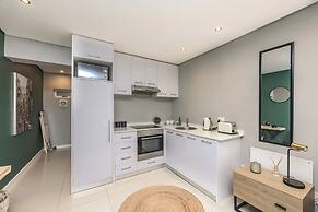 Stylish and Modern Studio in the Beachfront