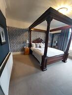 Llys Aeron Guest House
