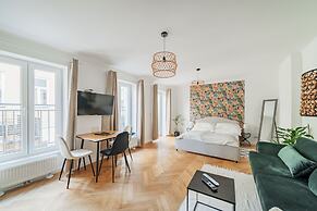 The 15s Apartments