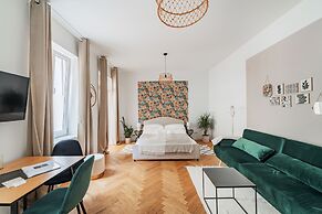 The 15s Apartments