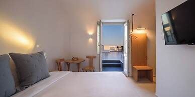 Oia Treasures Art Suites