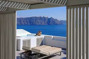 Oia Treasures Art Suites
