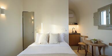 Oia Treasures Art Suites