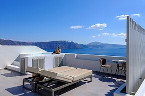 Oia Treasures Art Suites