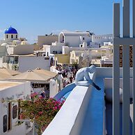 Oia Treasures Art Suites