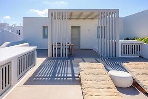 Oia Treasures Art Suites