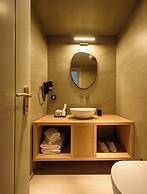 Oia Treasures Art Suites