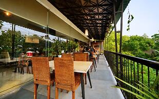 Ayra Hotel Airport Solo