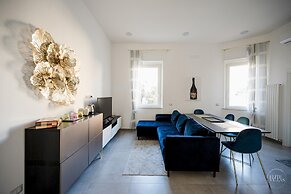 Poerio 98 Luxury Apartment