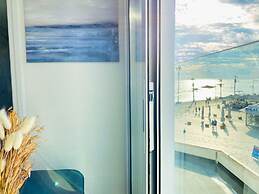 Phaedrus Living Luxury Flat Lighthouse75