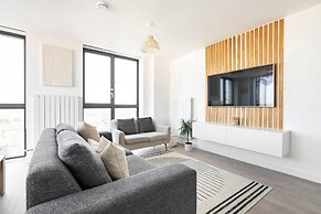 2 Bed Penthouse - Balcony - Smoking - Parking