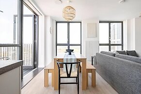 2 Bed Penthouse - Balcony - Smoking - Parking
