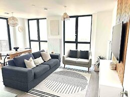 2 Bed Penthouse - Balcony - Smoking - Parking
