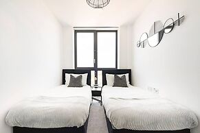 2 Bed Penthouse - Balcony - Smoking - Parking