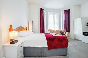 OYO The Lodge Bournemouth