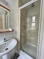 OYO The Lodge Bournemouth