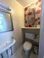 OYO The Lodge Bournemouth