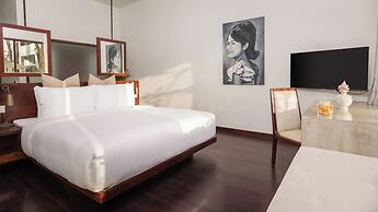 Shintana Saya La Maison