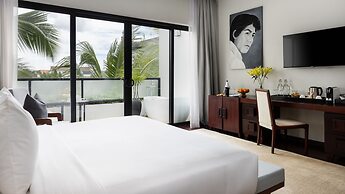 Shintana Saya La Maison