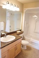 Obasa Suites @ The Hallmark