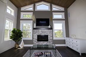 Luxury Loft Cottage In Manitou Beach