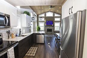 Luxury Loft Cottage In Manitou Beach