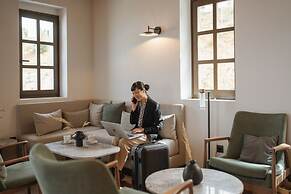 Unedo All Seasons Hotel