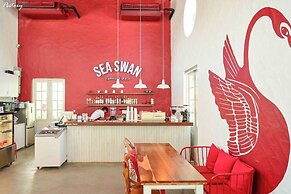 Mrs. Swan Hotel