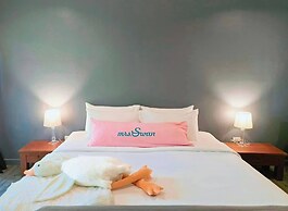 Mrs. Swan Hotel