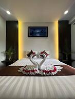 The moon kampot boutique
