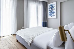 Flat With Panoramic Bosphorus View in Cihangir