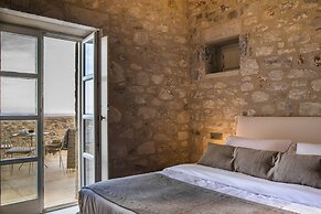 Bassa Maina Villas & Suites