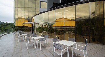 Fezinn Hotel