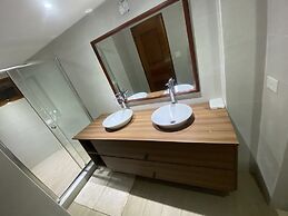 Oasis Hotel